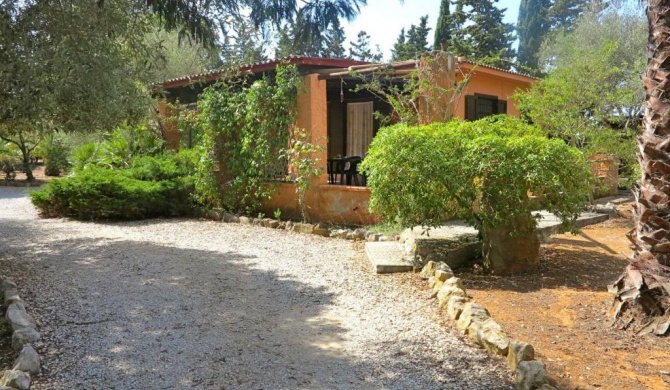 Villa Piras in Alghero for 5 people with large garden and verandas