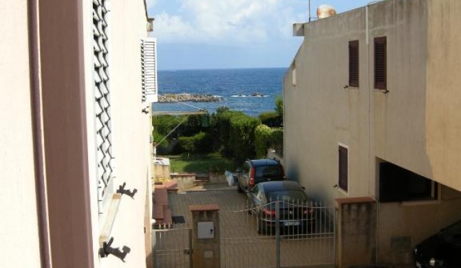 3 bedrooms house at Golfo Aranci 500 m away from the beach with sea view and furnished terrace