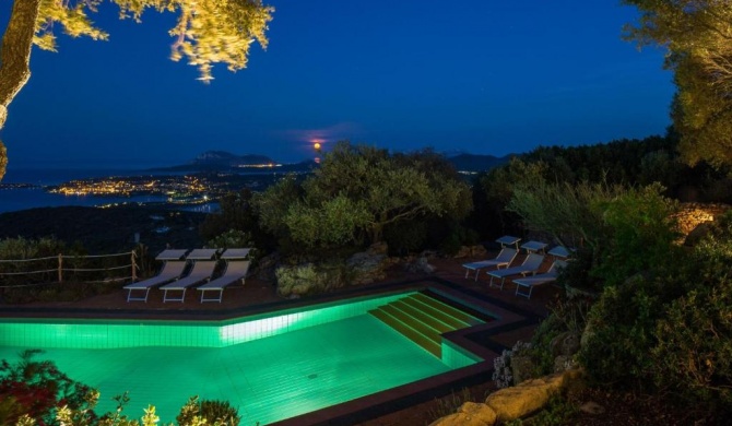 Villa Ogliastra, San Pantaleo, grande piscina privata, parco recintato, Wi-Fi