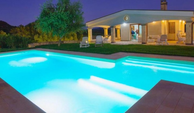 Villa Janas Lussuosa per 12 persone Uso esclusivo e piscina indipendente